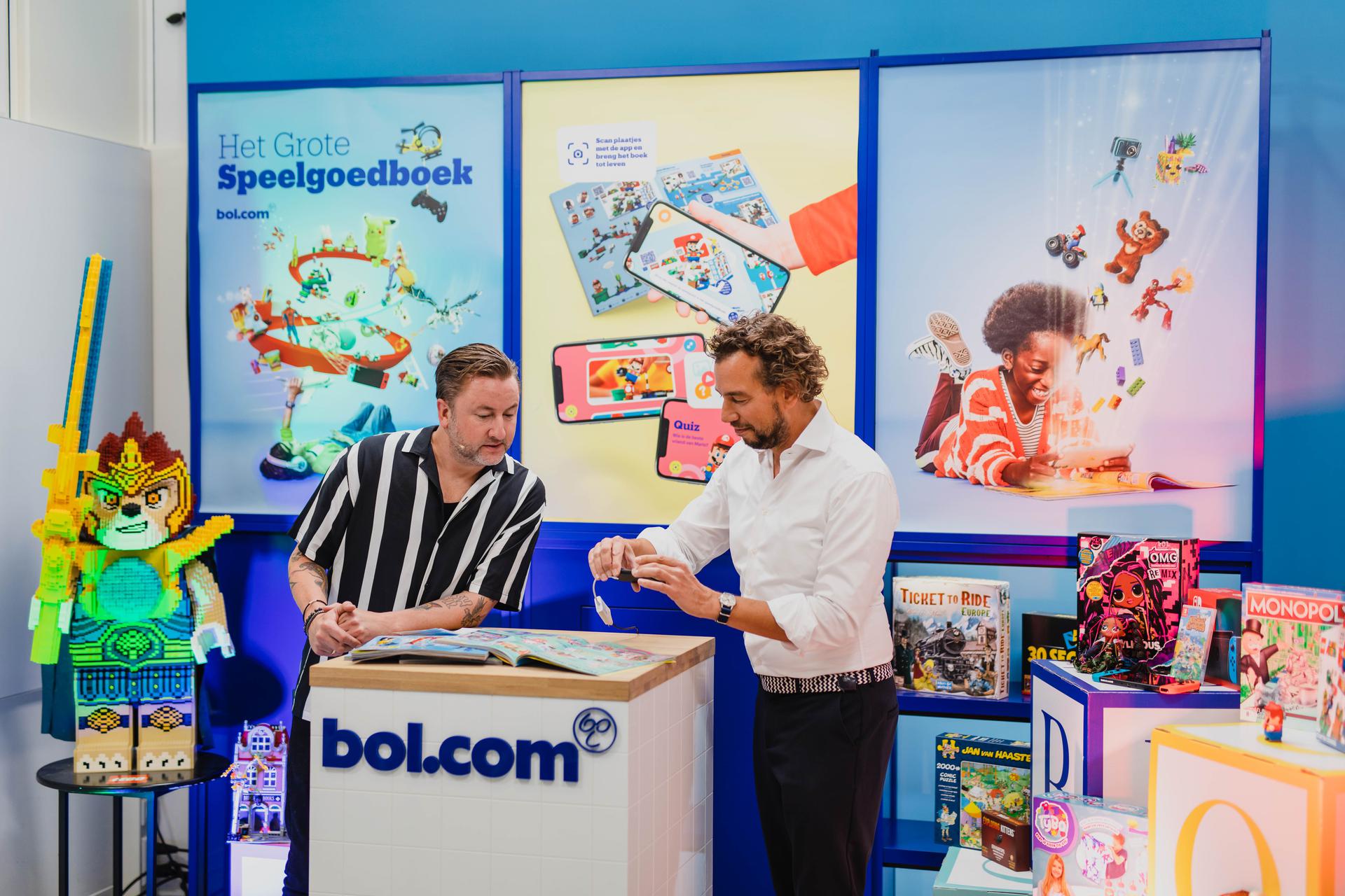 maakt papieren speelgoedboek volledig interactief met nieuwe